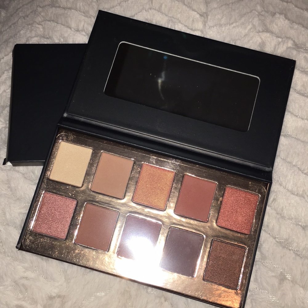 crown pro eyeshadow palette